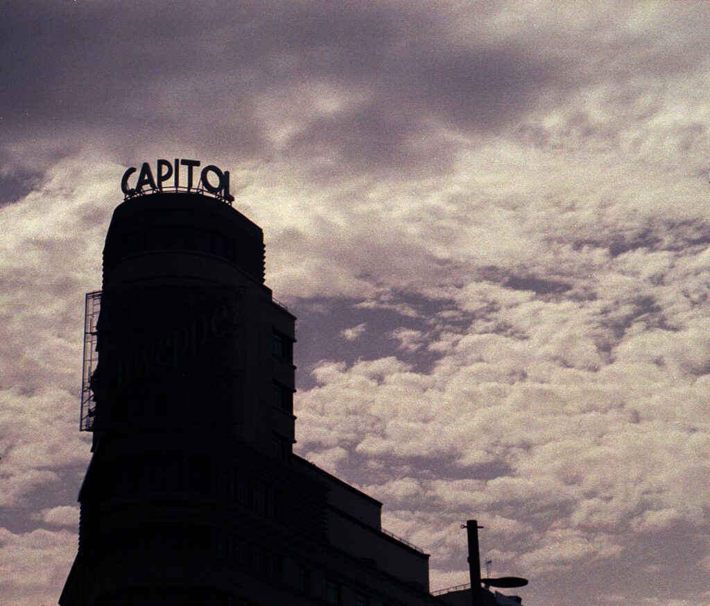 Gran Via cámara Pentax KM